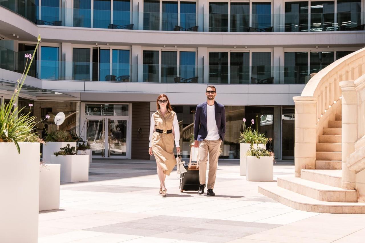 Hyatt Regency Malta Hotel Saint Julian's Exterior photo The hotel's entrance